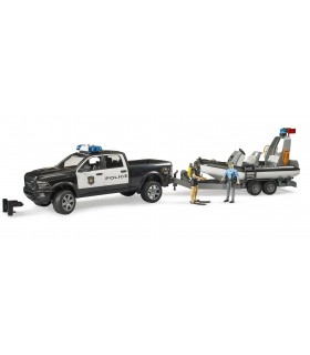 RAM 2500 Pickup Cu Barca, Ofiter De Politie, Scafandru Si Echipament